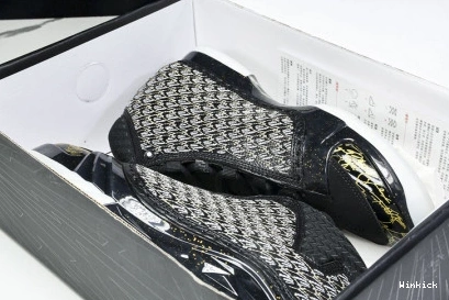 853336-023 Black Room 23 Trophy Jordan 0728